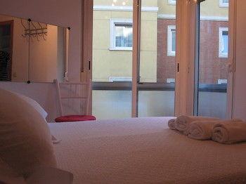 Apartamentos Madrid Hortaleza Екстериор снимка