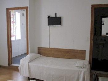 Apartamentos Madrid Hortaleza Екстериор снимка
